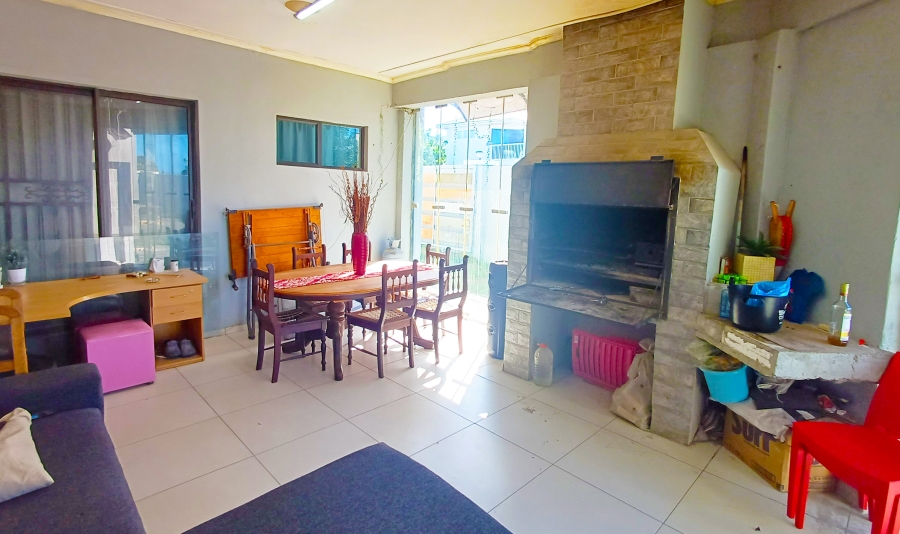 7 Bedroom Property for Sale in Kleinmond Western Cape